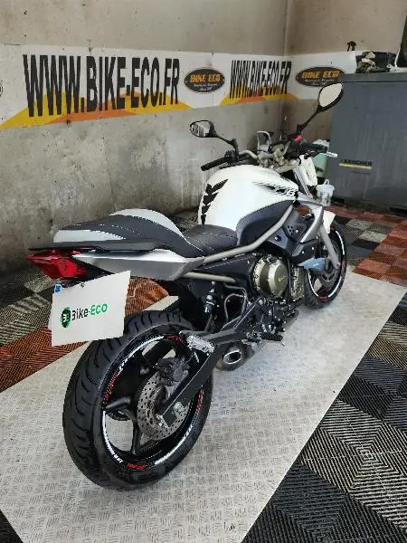 XJ6N