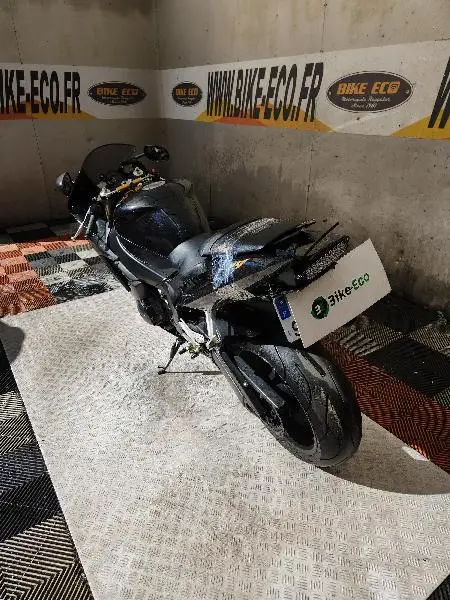 YZF 1000 R1