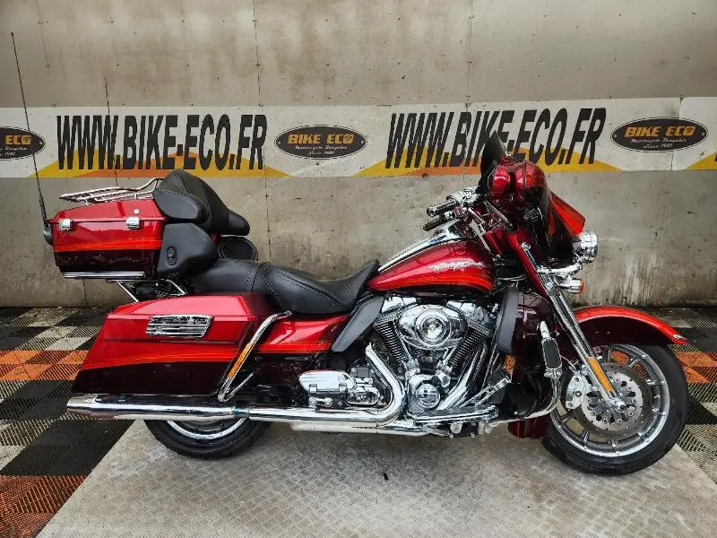 TOURING ELECTRA GLIDE 1800 ULTRA CVO