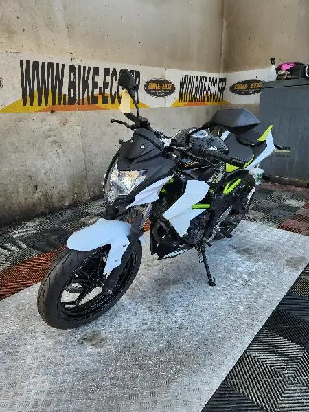 Z125