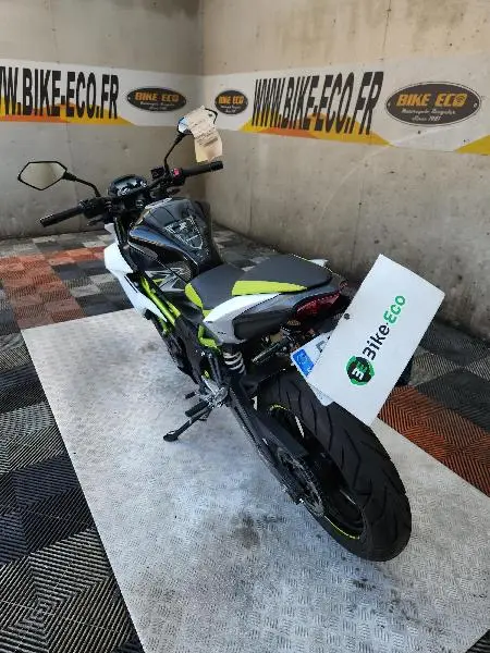 Z125