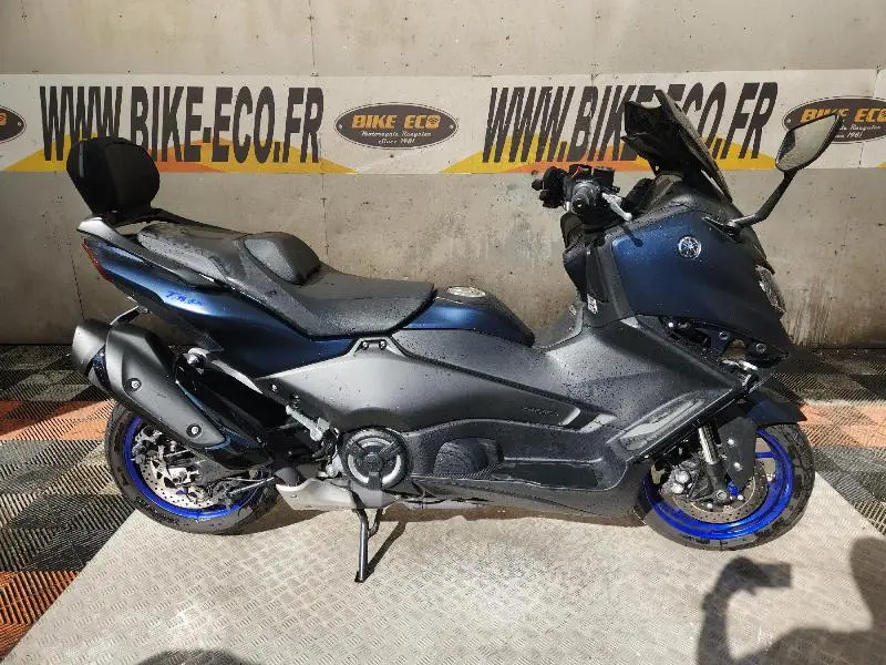 XP TMAX 560