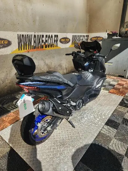 XP TMAX 560