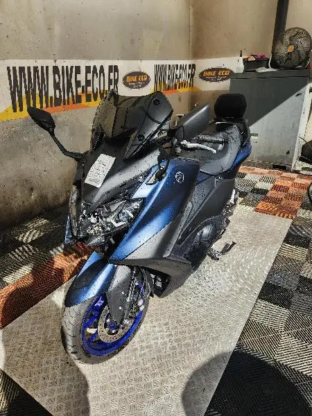 XP TMAX 560