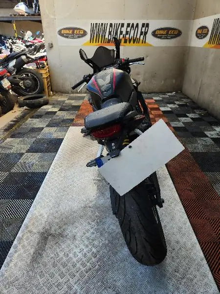 CBR 650 R 