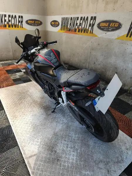 CBR 650 R 