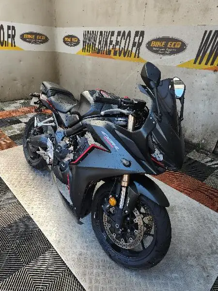 CBR 650 R 