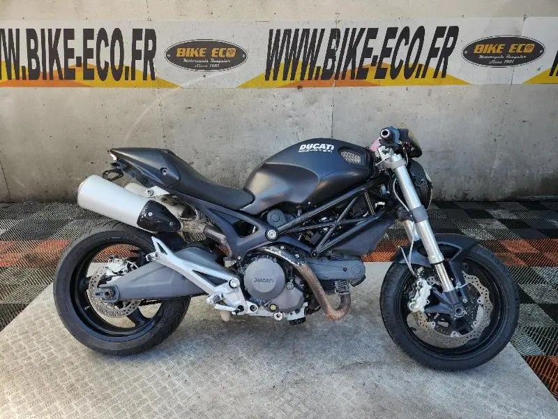 696 MONSTER