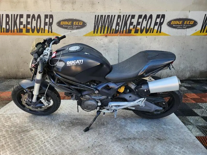 696 MONSTER