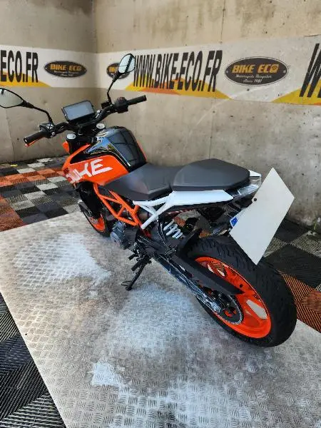 390 DUKE ABS