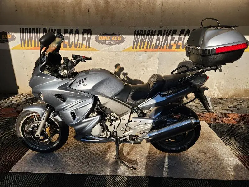 CB 1000 F