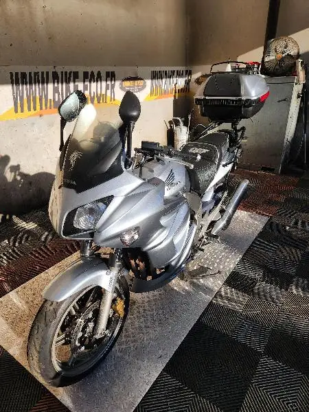 CB 1000 F