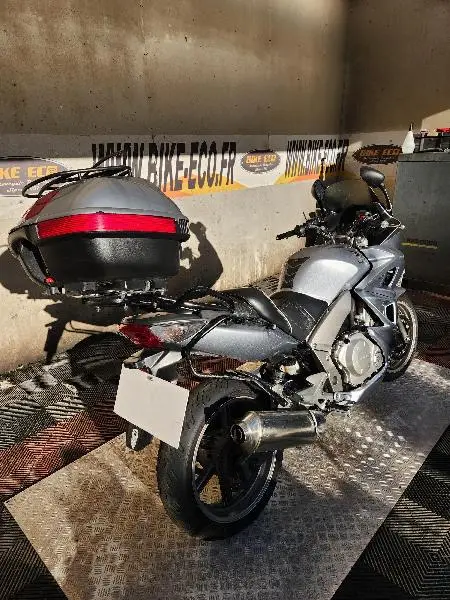 CB 1000 F