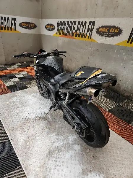YZF 1000 R1