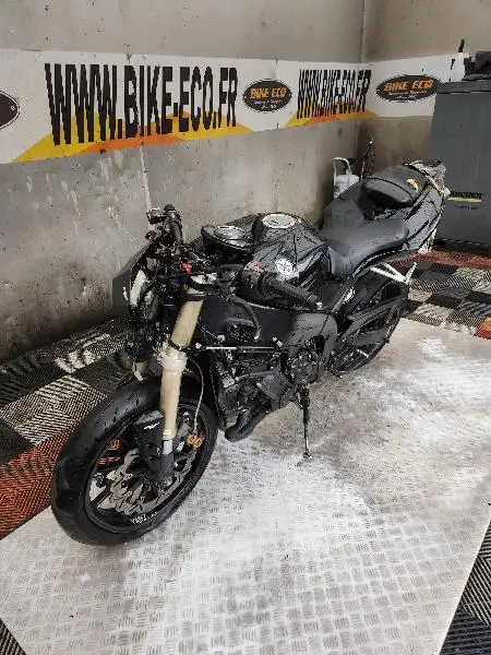 YZF 1000 R1