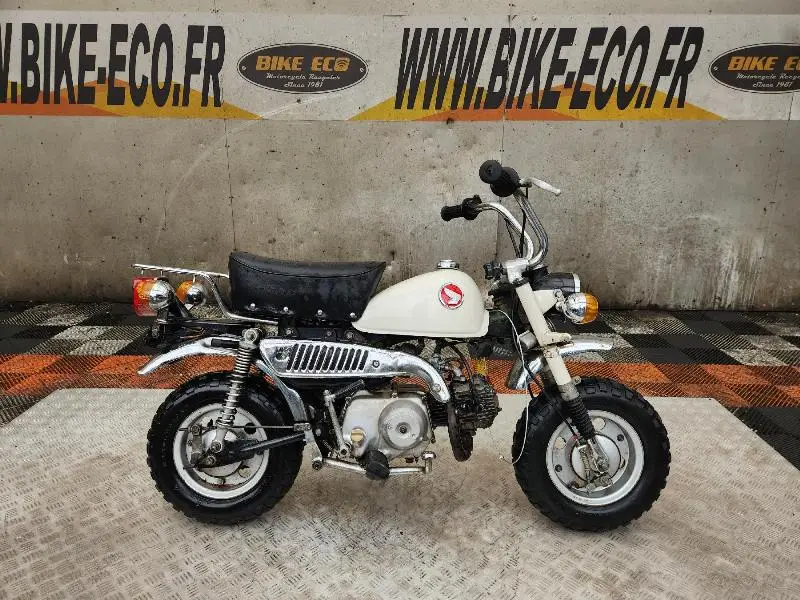 MONKEY 50 1975