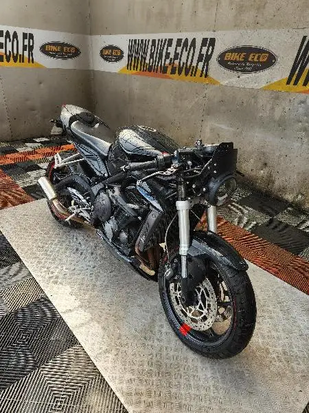 STREET TRIPLE 660 S