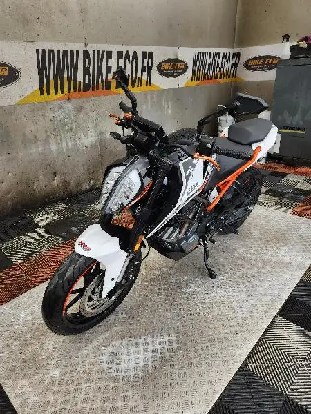 125 DUKE ABS