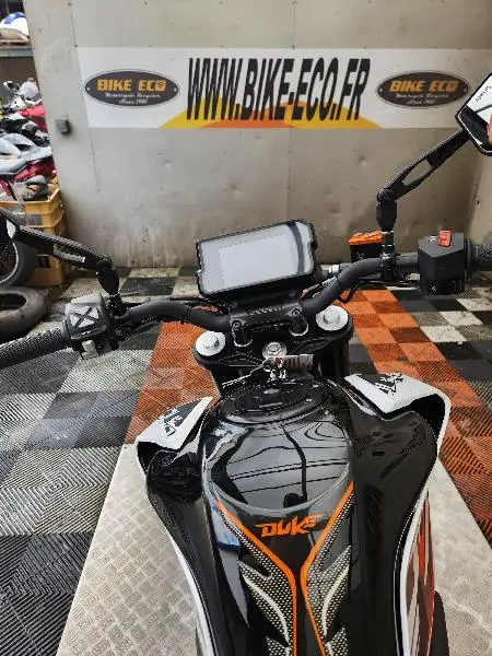 125 DUKE ABS