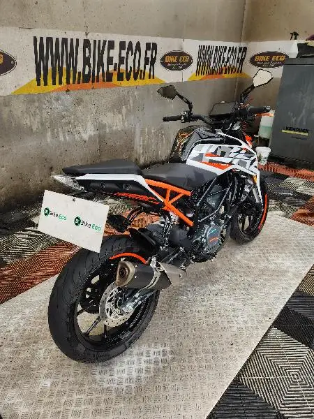125 DUKE ABS