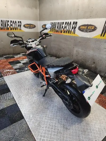690 DUKE ABS
