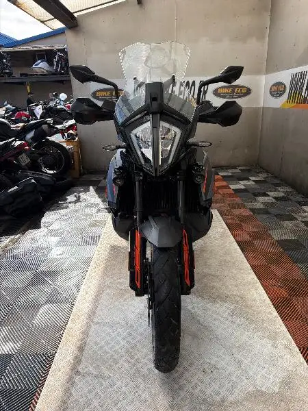 890 ADVENTURE