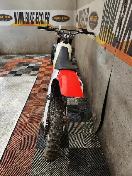 CR