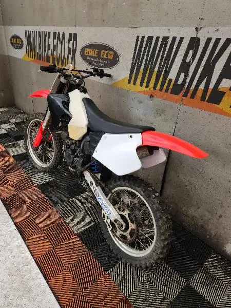 CR