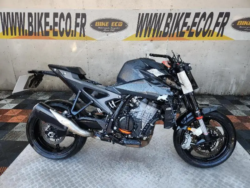 990 DUKE