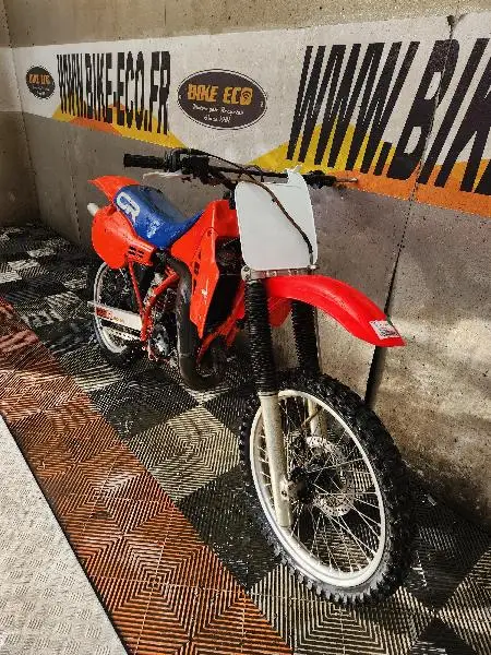 CR