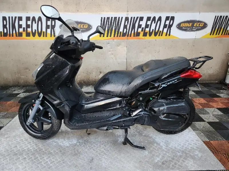 XMAX 125