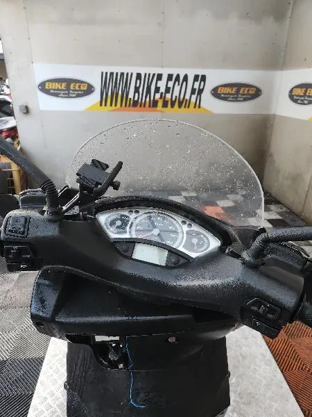 XMAX 125