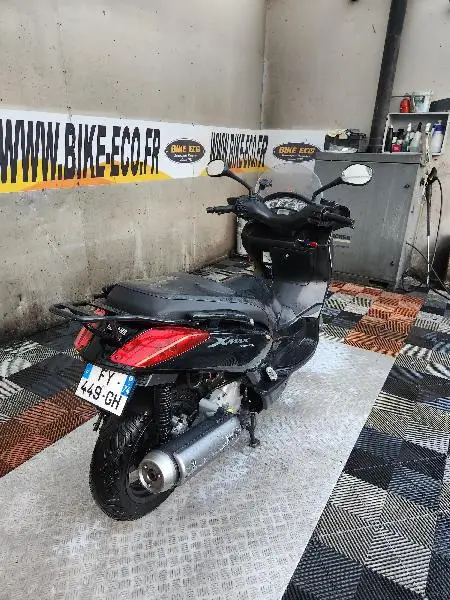 XMAX 125