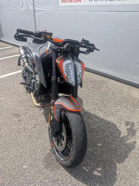 890 DUKE