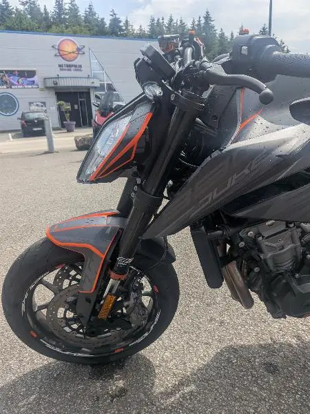 890 DUKE