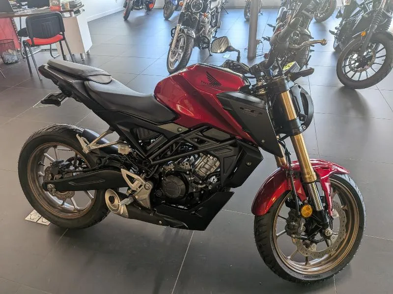 CB 125  R