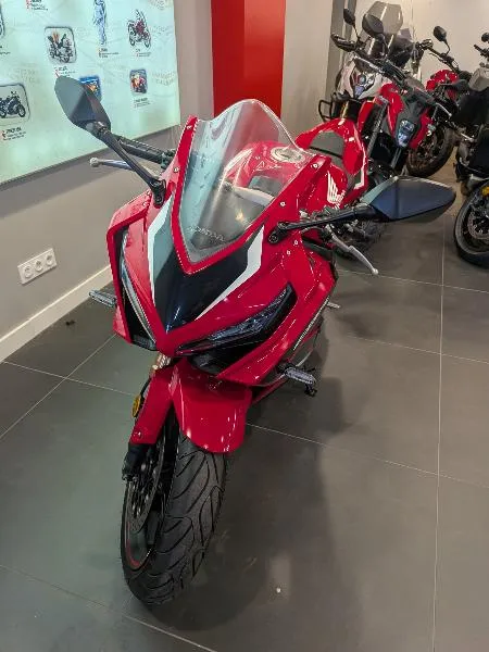 CBR 650 R 