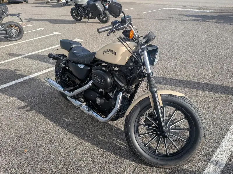 SPORTSTER 883