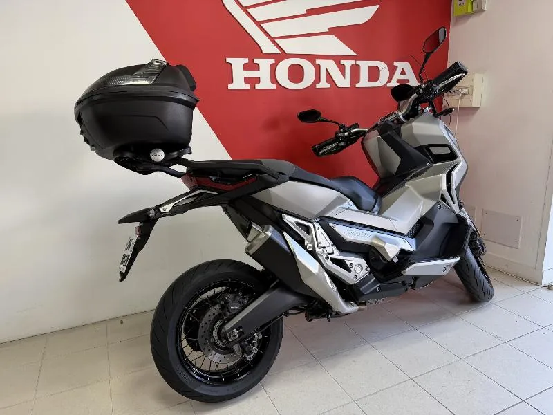 XADV 750 DCT