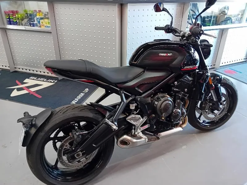 TRIDENT 660