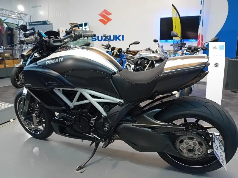 DIAVEL CARBON