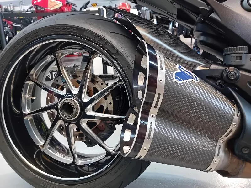 DIAVEL CARBON