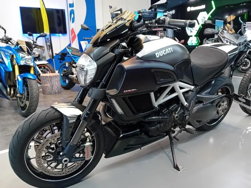 DIAVEL CARBON