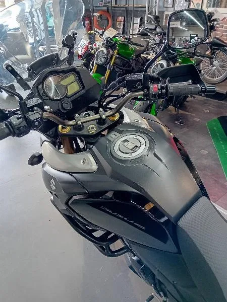 DL VSTROM 1000