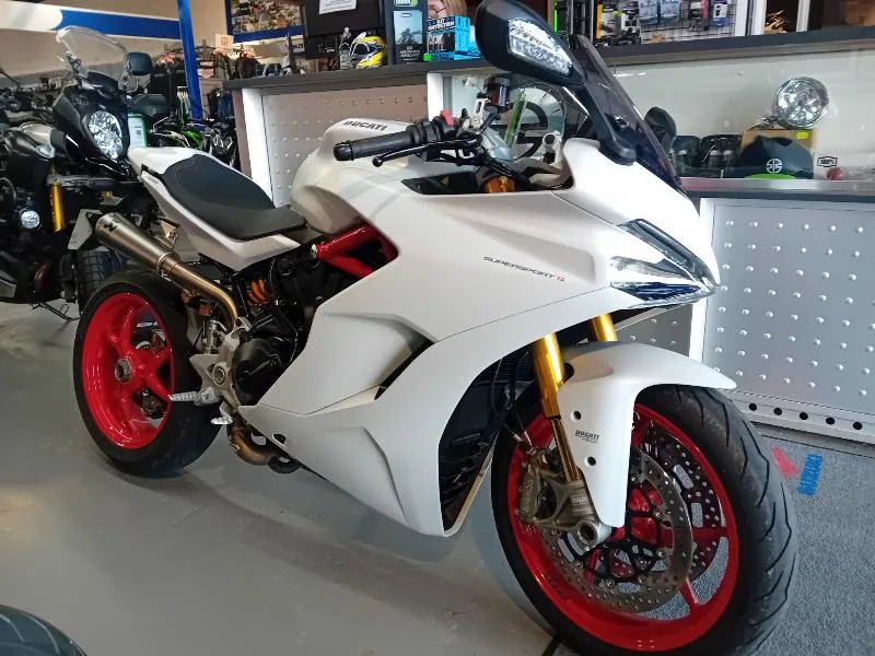 SUPERSPORT 939S