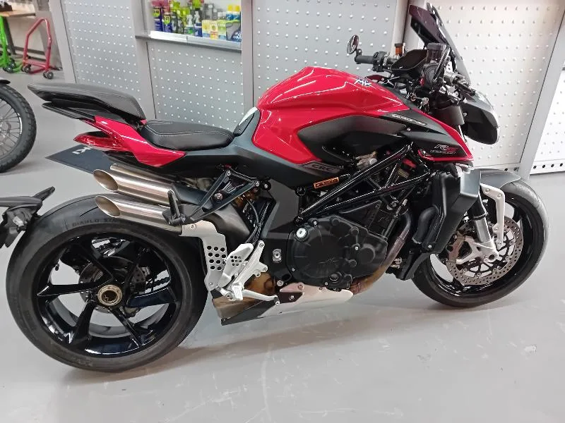 BRUTALE 1000 RS