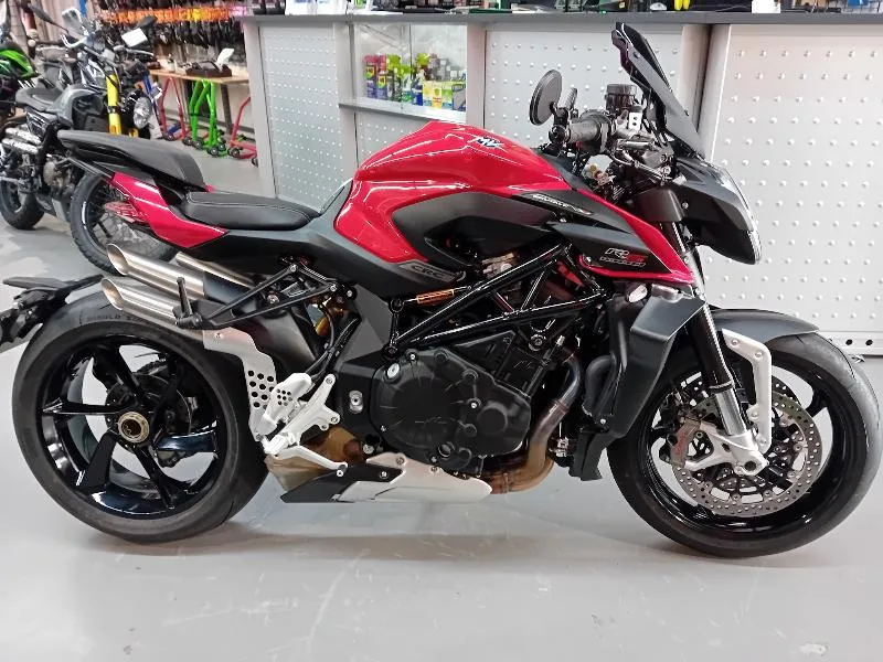 BRUTALE 1000 RS