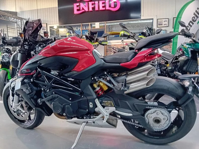 BRUTALE 1000 RS