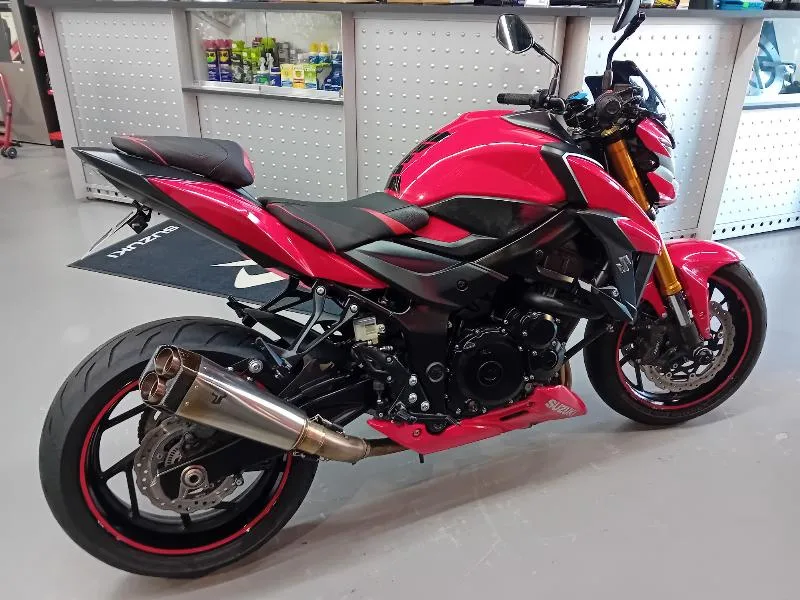GSXS 750