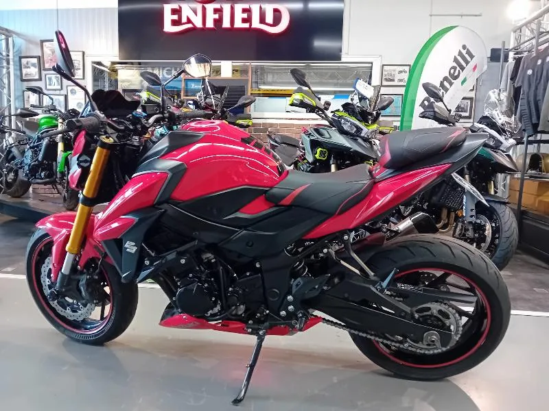 GSXS 750
